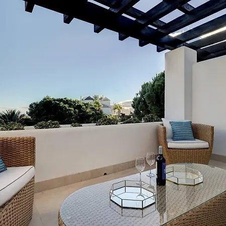 Luxurious 80m² Apartment, Stunning Sea Views - Rio Real Golf, Daire Marbella