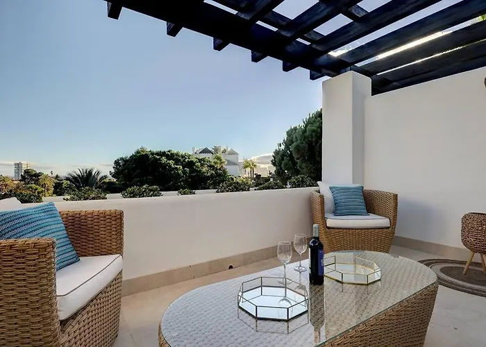 Luxurious 80m² Apartment, Stunning Sea Views - Rio Real Golf, 公寓 马尔韦利亚