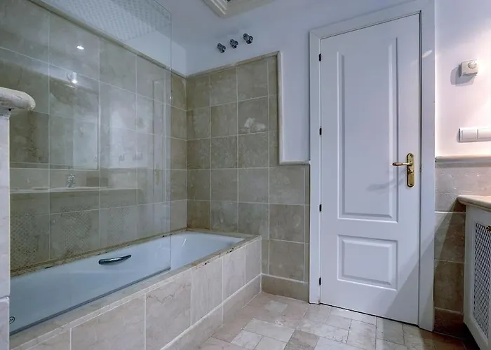 Luxurious 80m² Apartment, Stunning Sea Views - Rio Real Golf, דירה מארבלה