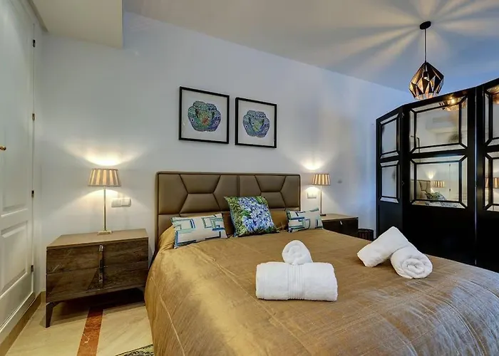 Luxurious 80m² Apartment, Stunning Sea Views - Rio Real Golf, דירה