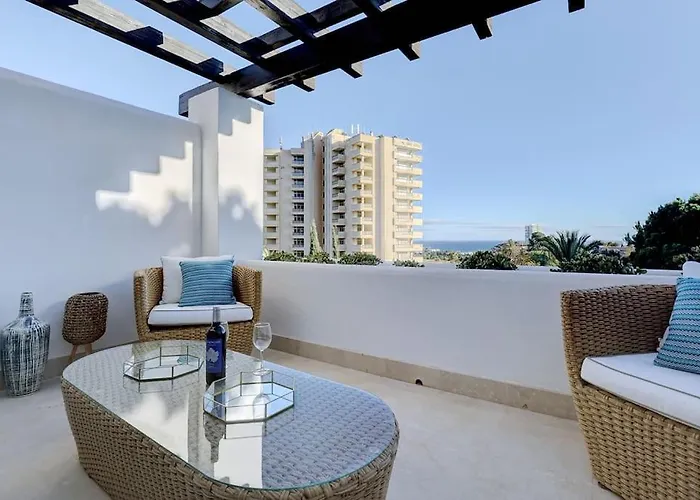 Luxurious 80m² Apartment, Stunning Sea Views - Rio Real Golf, * מארבלה