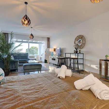 Apartmán Luxurious 80m² Apartment, Stunning Sea Views - Rio Real Golf, Marbella