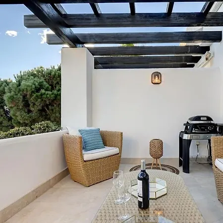 Luxurious 80m² Apartment, Stunning Sea Views - Rio Real Golf, Apartamento Marbella
