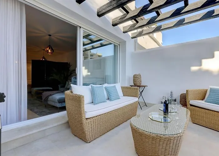 Luxurious 80m² Apartment, Stunning Sea Views - Rio Real Golf, Marbella